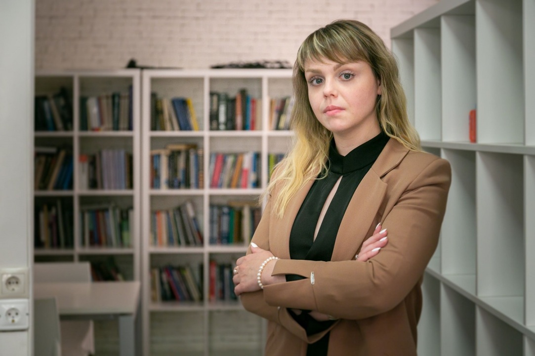 Иллюстрация к новости: «Кошка, которая прыгает с пола на полку, не знает теорию Ньютона»