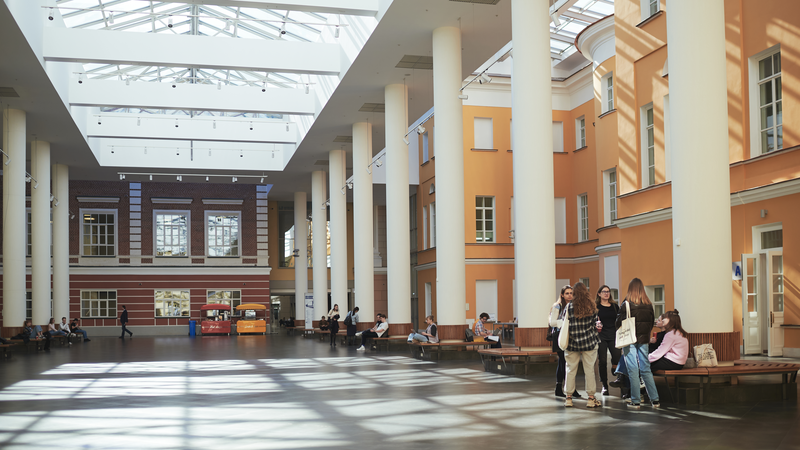 Иллюстрация к новости: Олимпиада «Высшая лига»: окно возможностей для смены профессионального фокуса